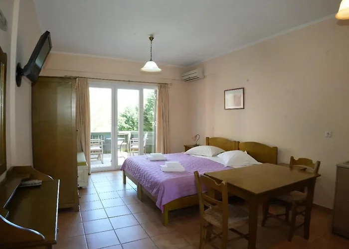 Porto Nirikos Lefkada City